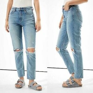 AEO Distressed medium/ light wash mom jeans